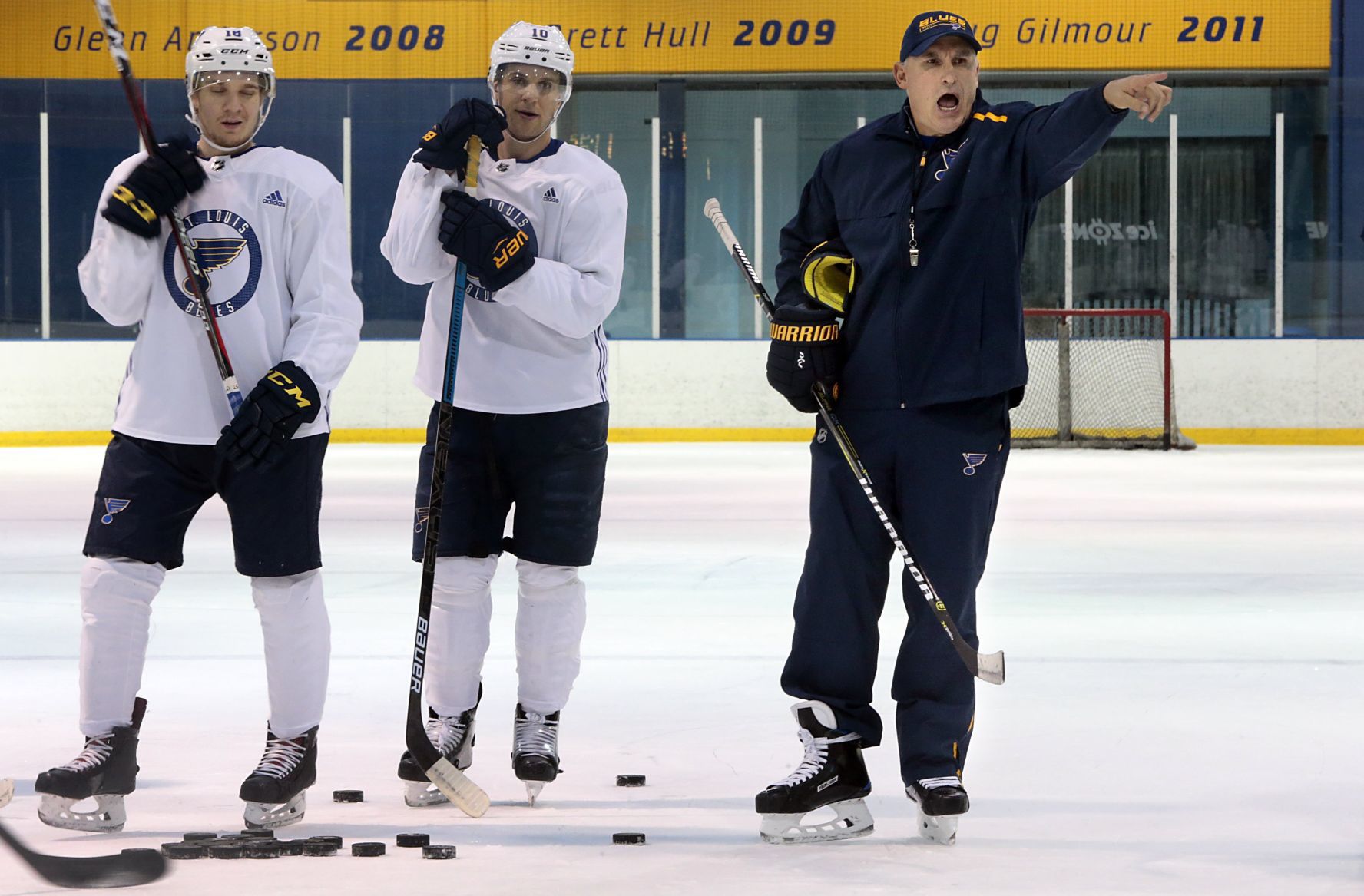 Berube named Blues' interim head coach